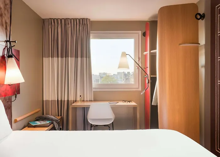 Ibis Centre Hotel 3*