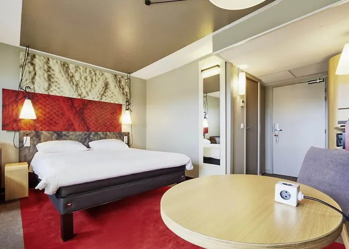 Ibis Centre Hotel 3*