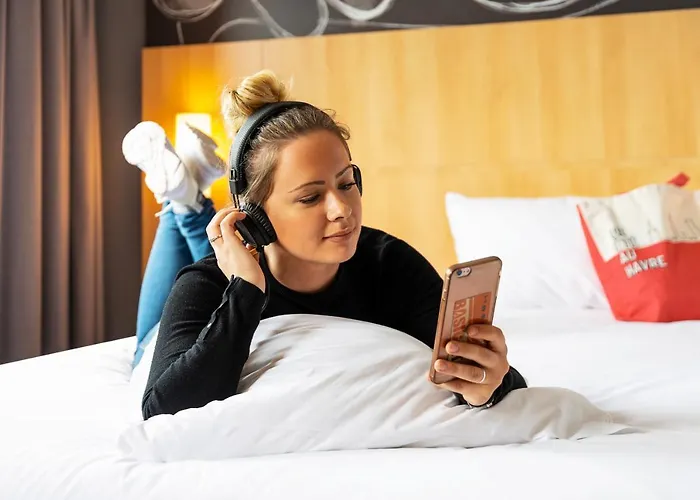 Ibis Centre Hotel 3*