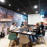 Ibis Centre 3*