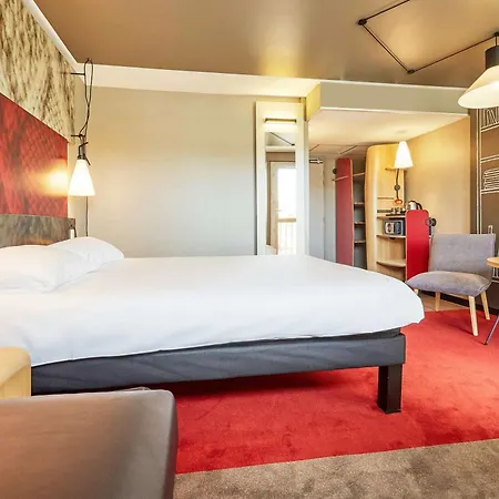 Ibis Centre Hotel 3*