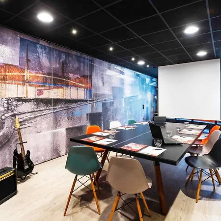 Ibis Centre Hotel 3*