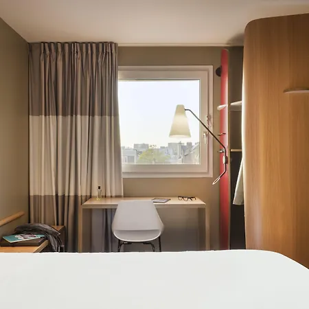 Ibis Centre Hotel 3*