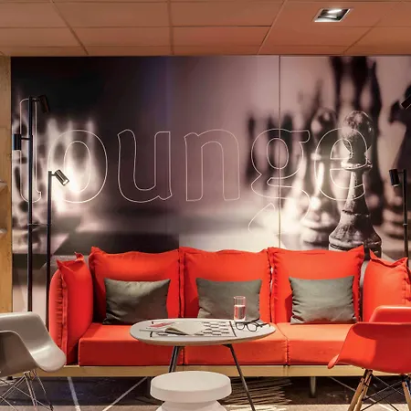 Ibis Centre Hotel 3*