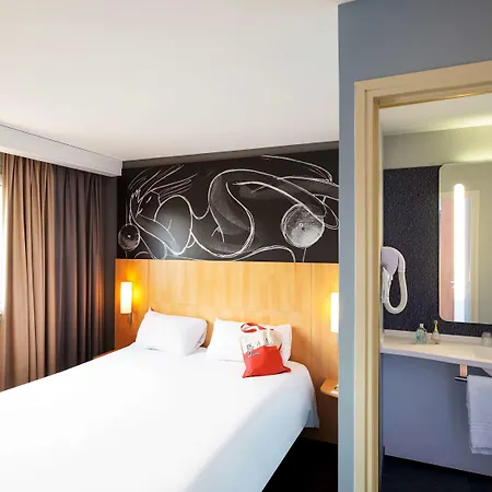 Ibis Centre 3*