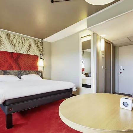 Ibis Centre Hotell 3*