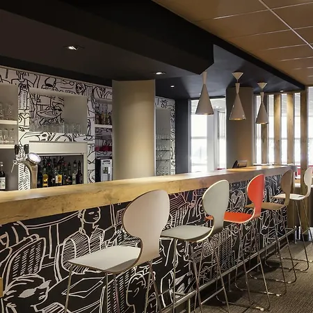 Ibis Centre Hotell 3*