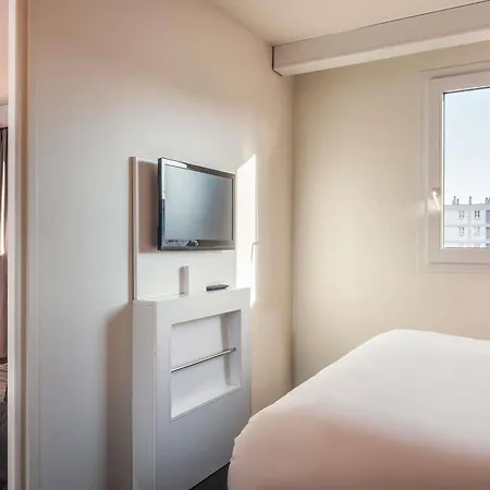 Ibis Centre Hotel 3*