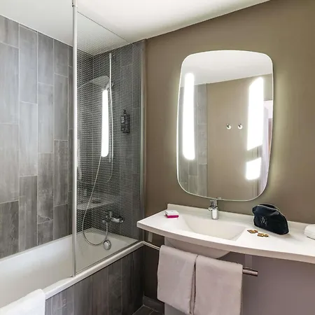 Ibis Centre Hotell 3*