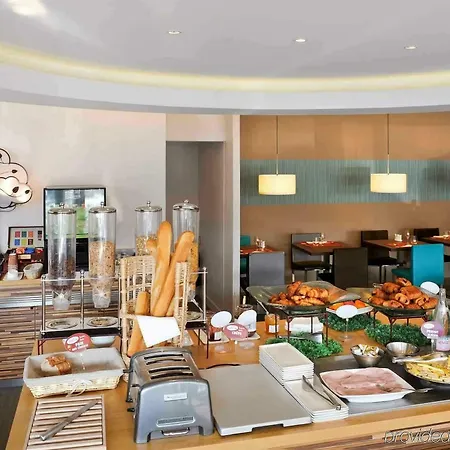 Ibis Centre 3*