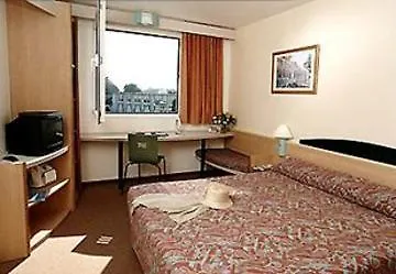 Ibis Centre 3*